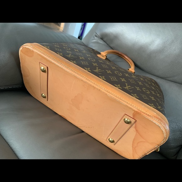 SOLD-Louis Vuitton 2010 Alma GM - Picture 6 of 8